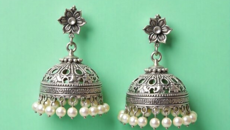 Style for couple in Weeding season